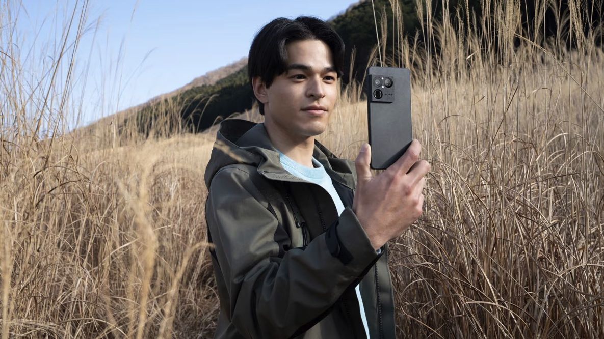 ceo-nothing-cham-biem-sony-vi-quang-cao-xperia-1.jpeg