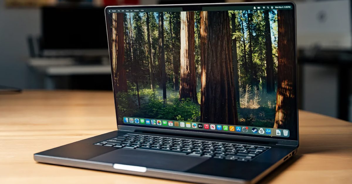macbook-pro-oled-sap-ra-mat-man-hinh-dang-cho-doi-1.jpeg