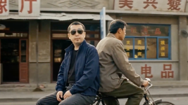phim-ngan-ai-cua-jia-zhangke-he-lo-tuong-lai-1.png