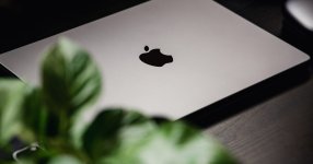lan-dau-sau-nhieu-nam-toi-hao-hung-macbook-pro-moi-1.jpeg