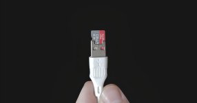 cap-sac-tuong-binh-thuong-nhung-la-cong-cu-hack-1.jpeg